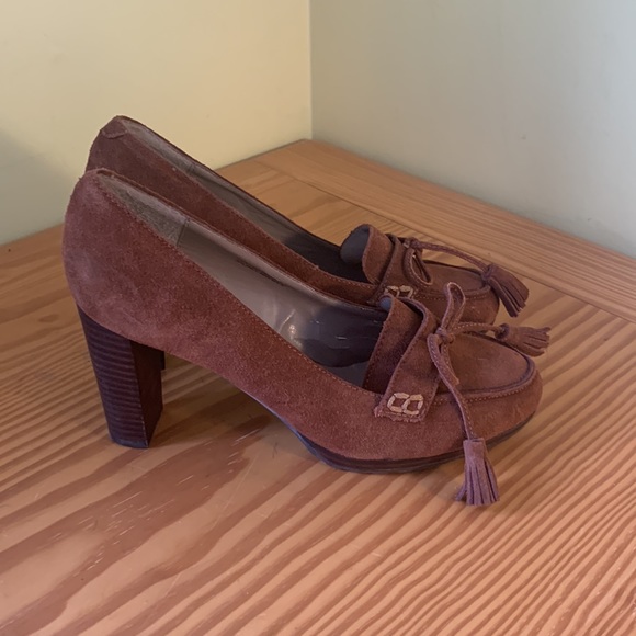 Suede leather taupe/ brown dress shoe. - Picture 2 of 3